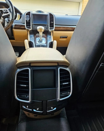 Porsche Cayenne cena 164000 przebieg: 150000, rok produkcji 2014 z Białystok małe 137